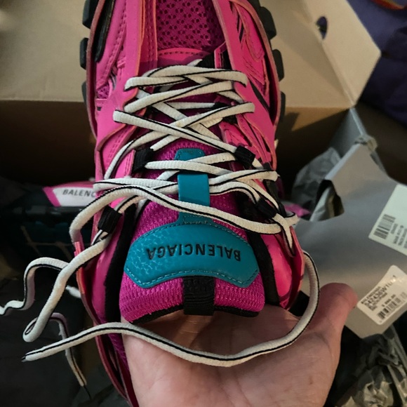 542436 W1GC1 1050
TRACK SNEAKER
DOUBLE PERF.MESH/FABRIC - Picture 6 of 10